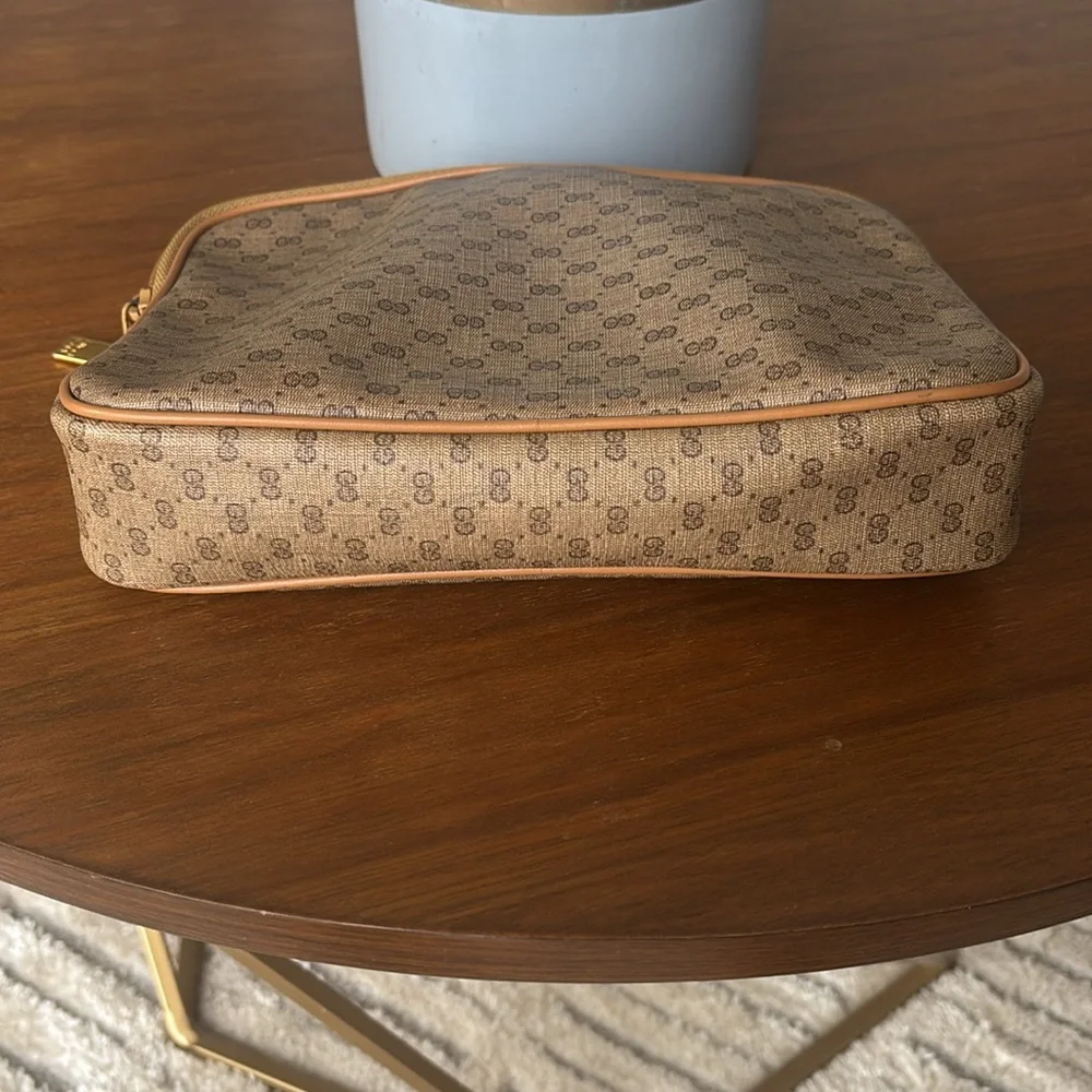 Authentic Vntg. Micro GG GUCCI tan coated canvas clutch bag cosmetics (8” x 6”) - Picture 8 of 8